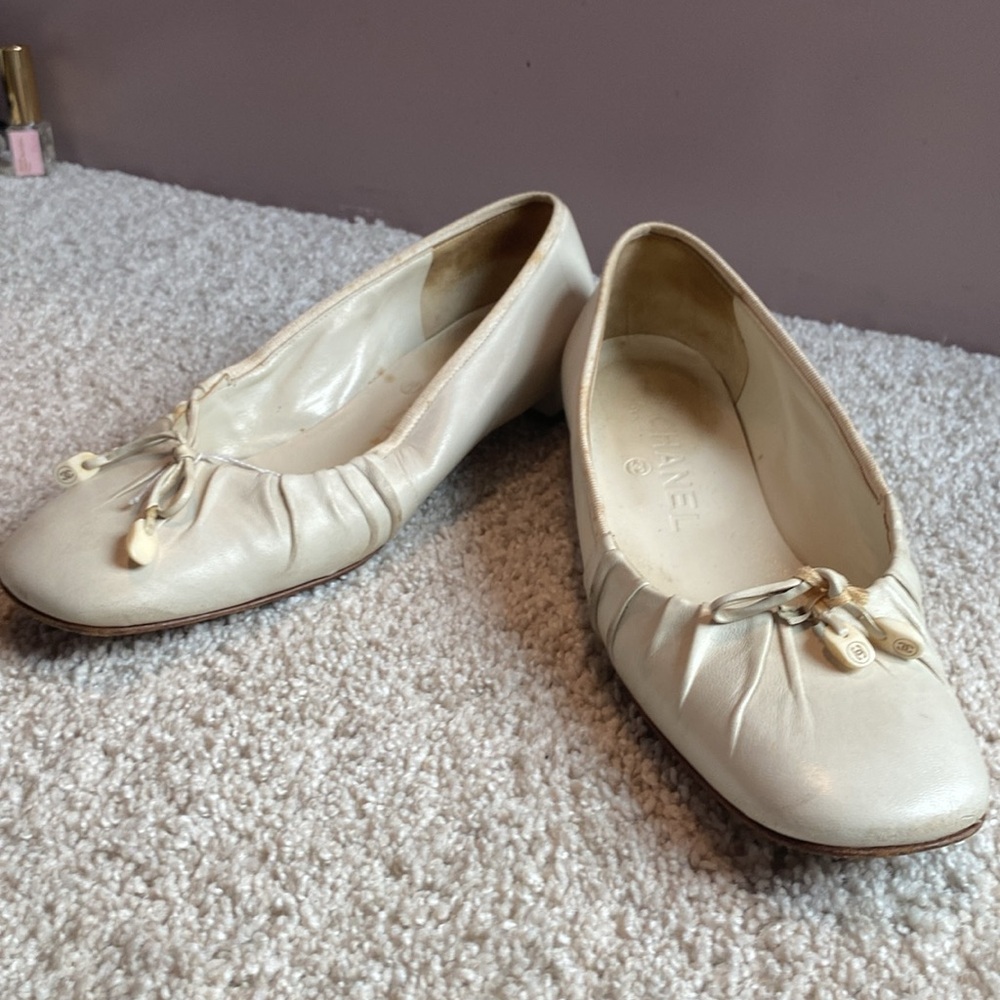 😍😍FLASH LIQUIDATION SALE 😍😍VINTAGE AUTHENTIC CHANEL flats - Picture 6 of 8
